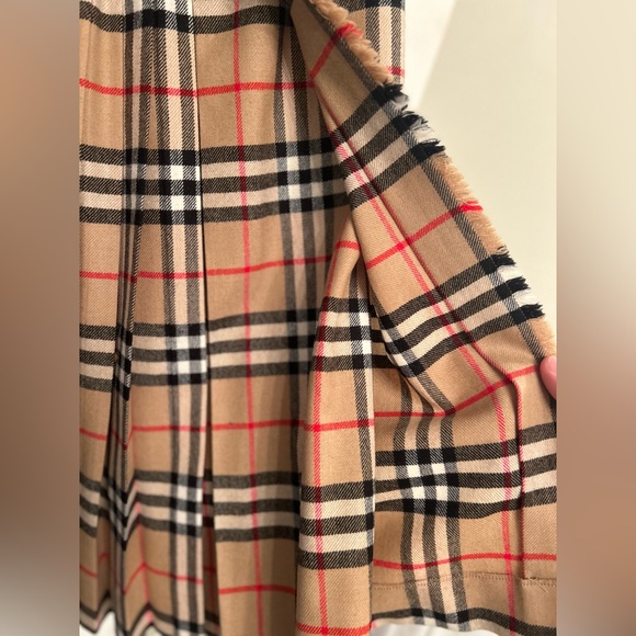 SOLD Beautiful Vintage Pleated Wool Burberrys Novacheck Buckled Skirt - Picture 9 of 13